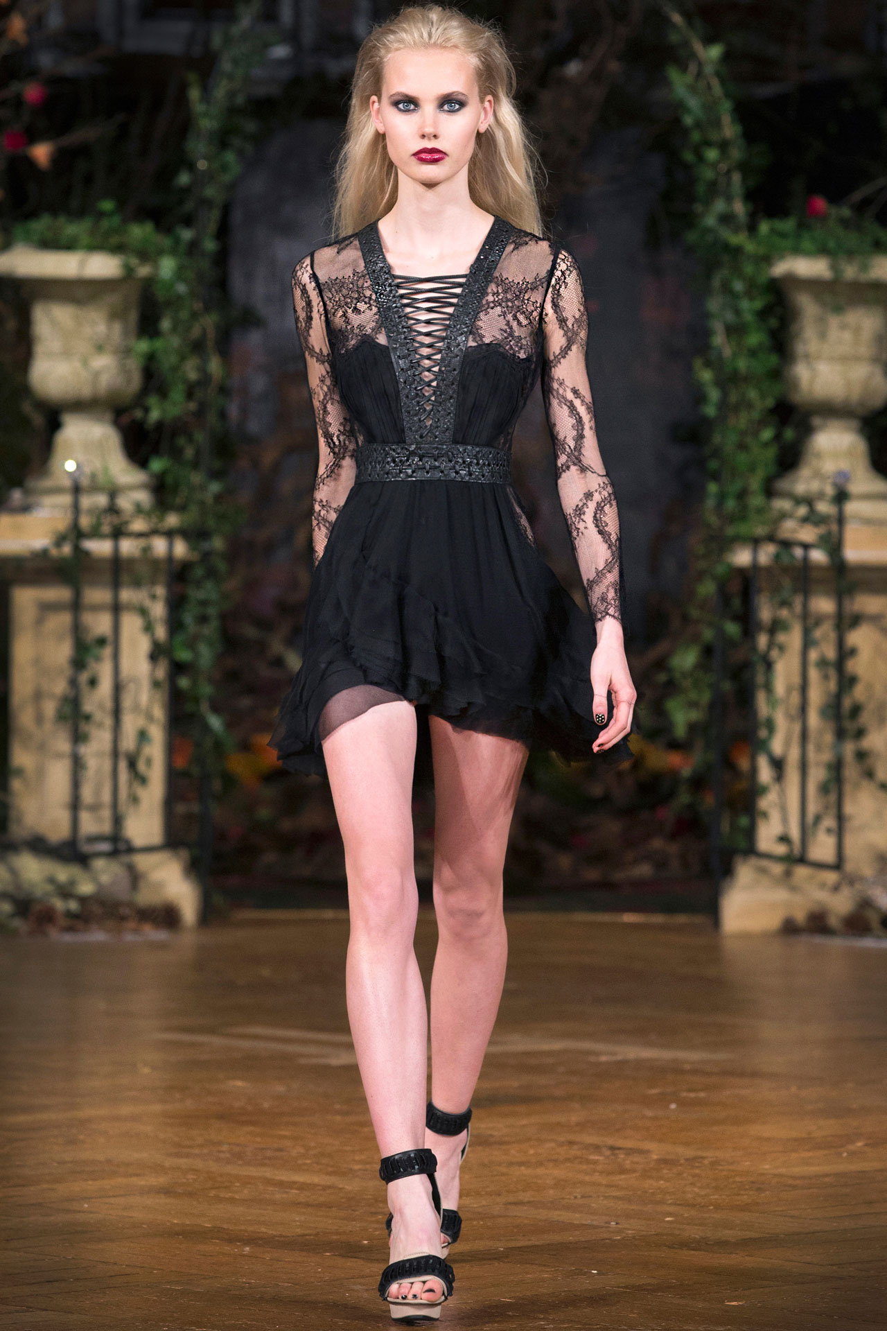 AW16  LOOK 13
