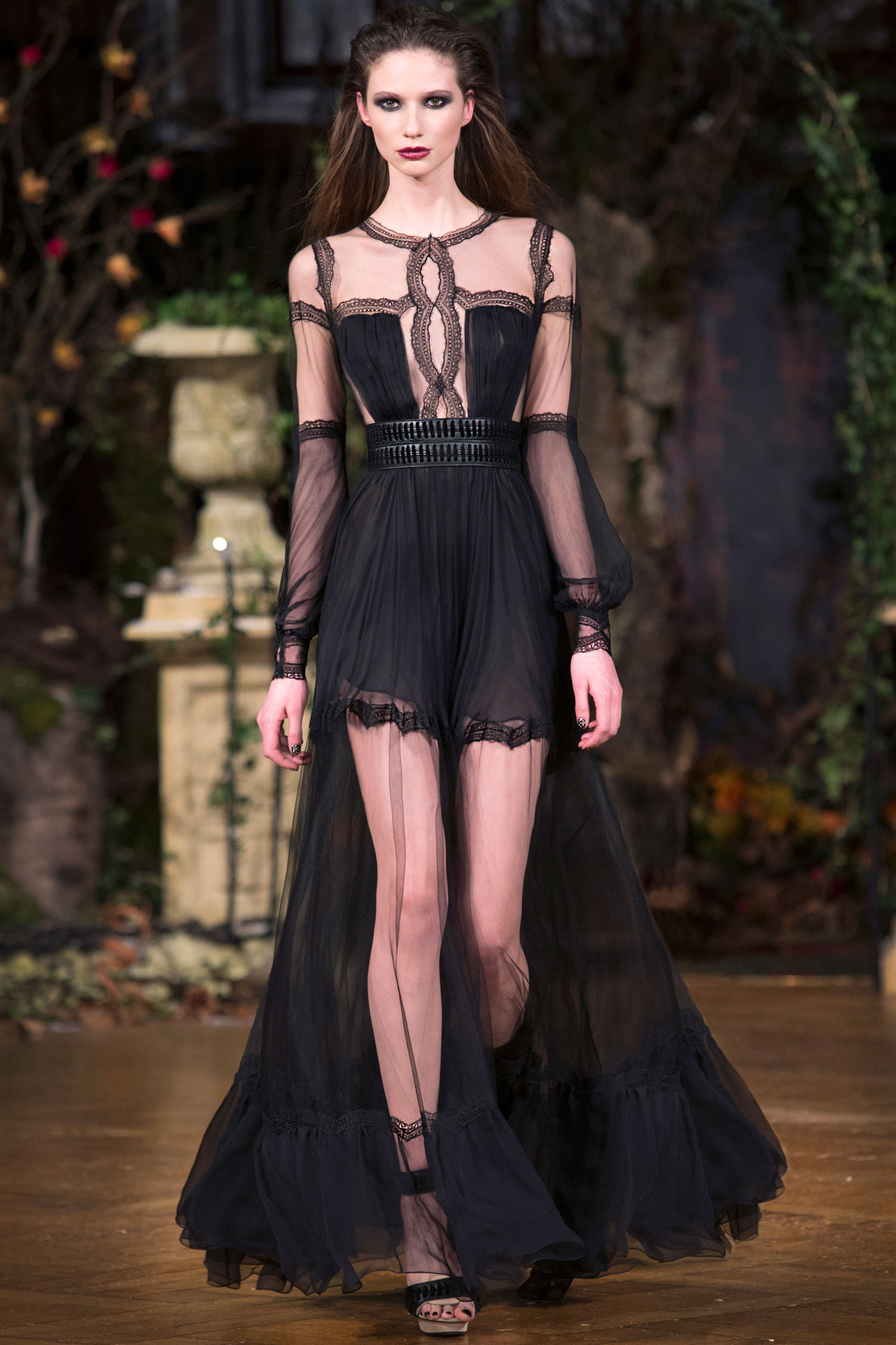 AW16  LOOK 30