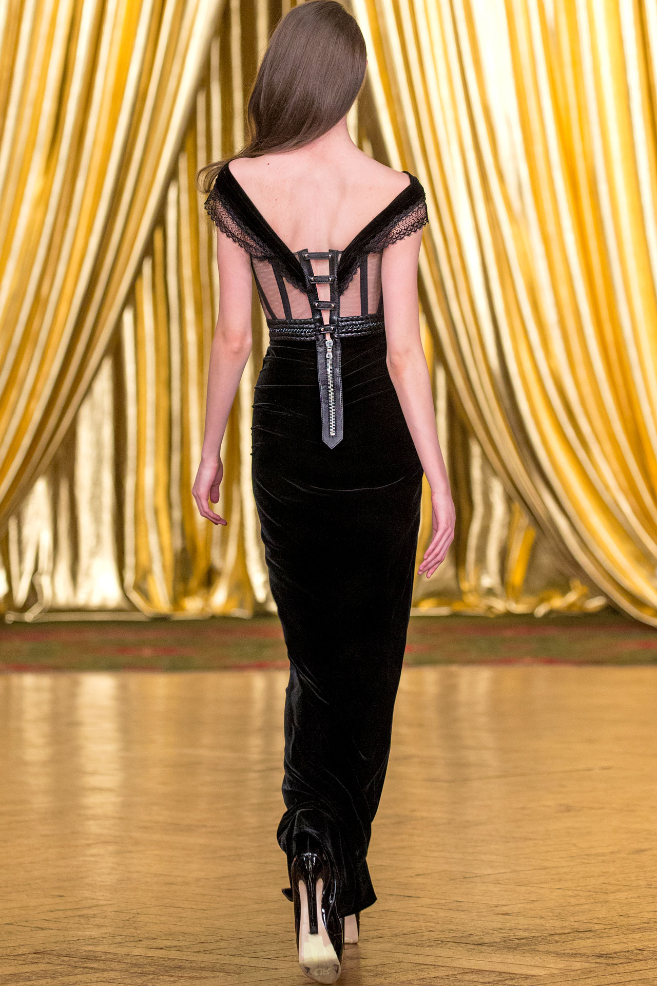 AW19 LOOK 31