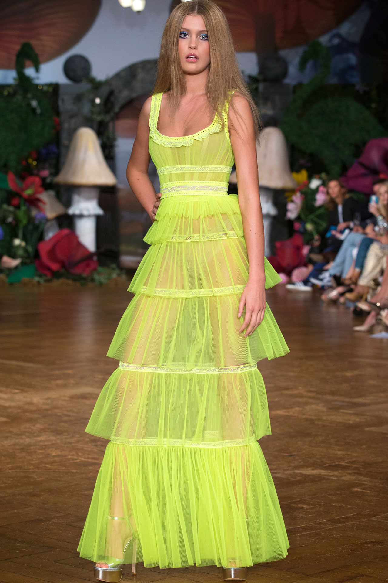SS19 LOOK 25