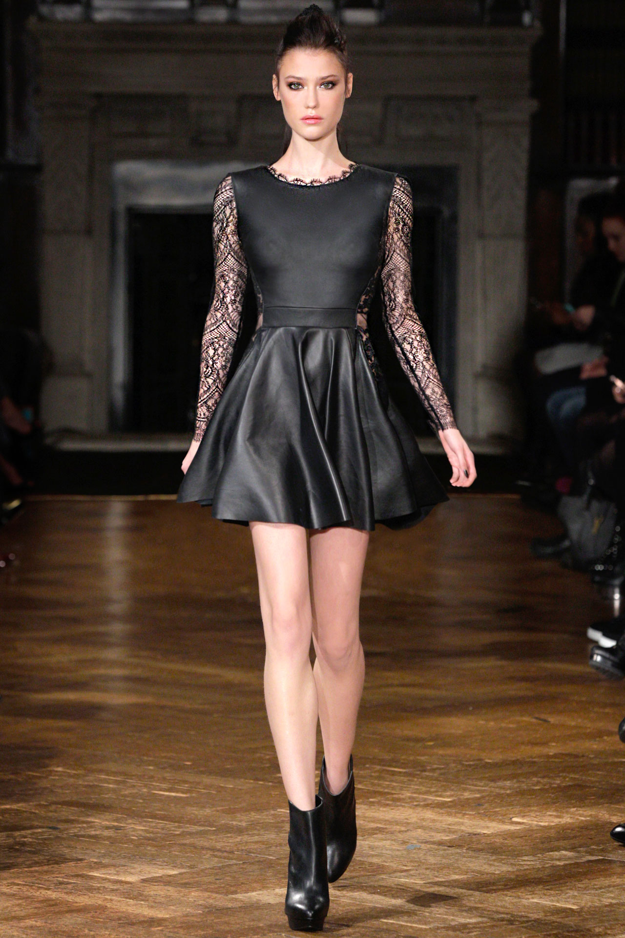 RUNWAY LOOKS - AUTUMN / WINTER 2013 - Collections